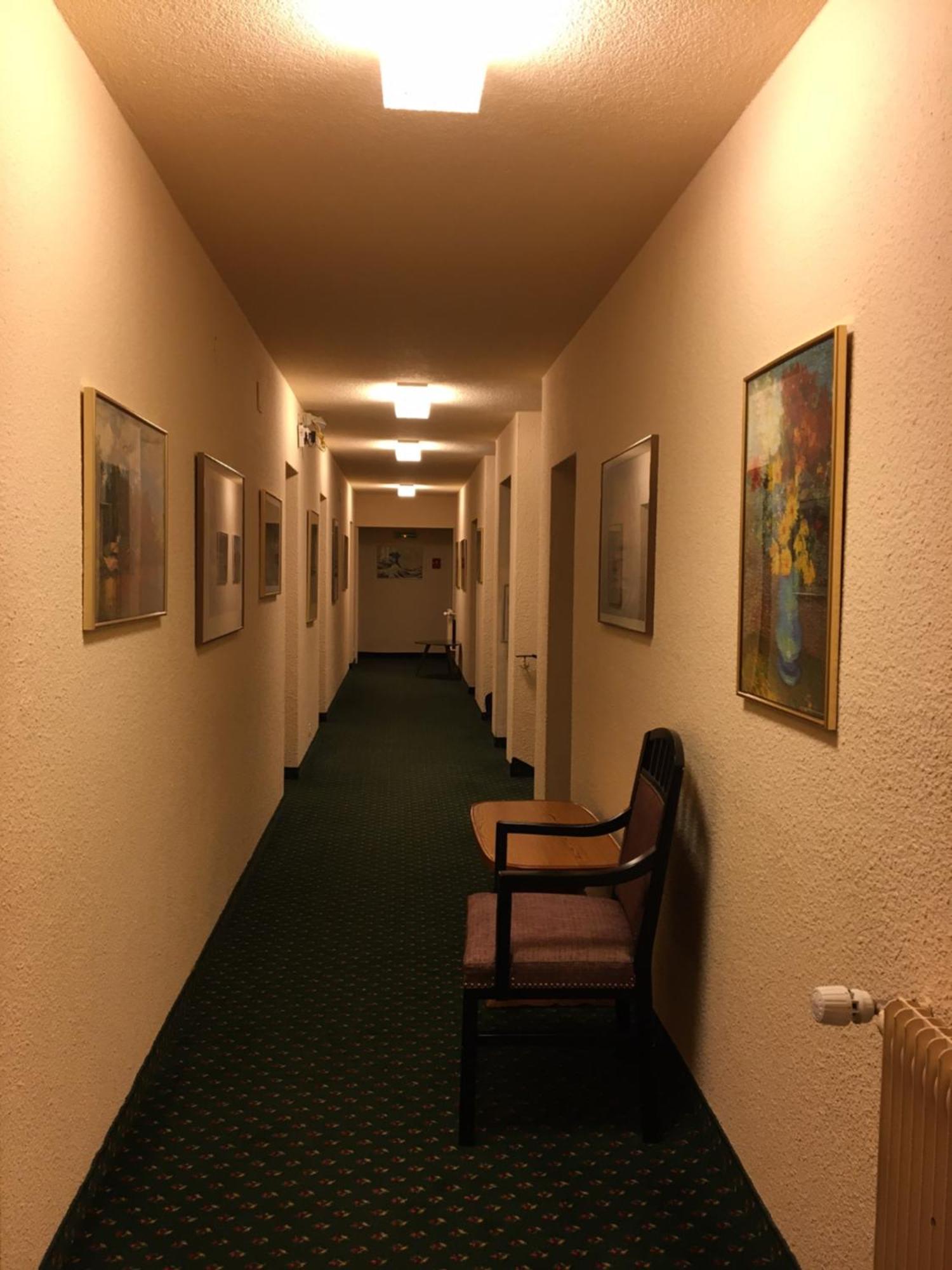 Hotel Belmont ครองส์มอนตานา ภายนอก รูปภาพ